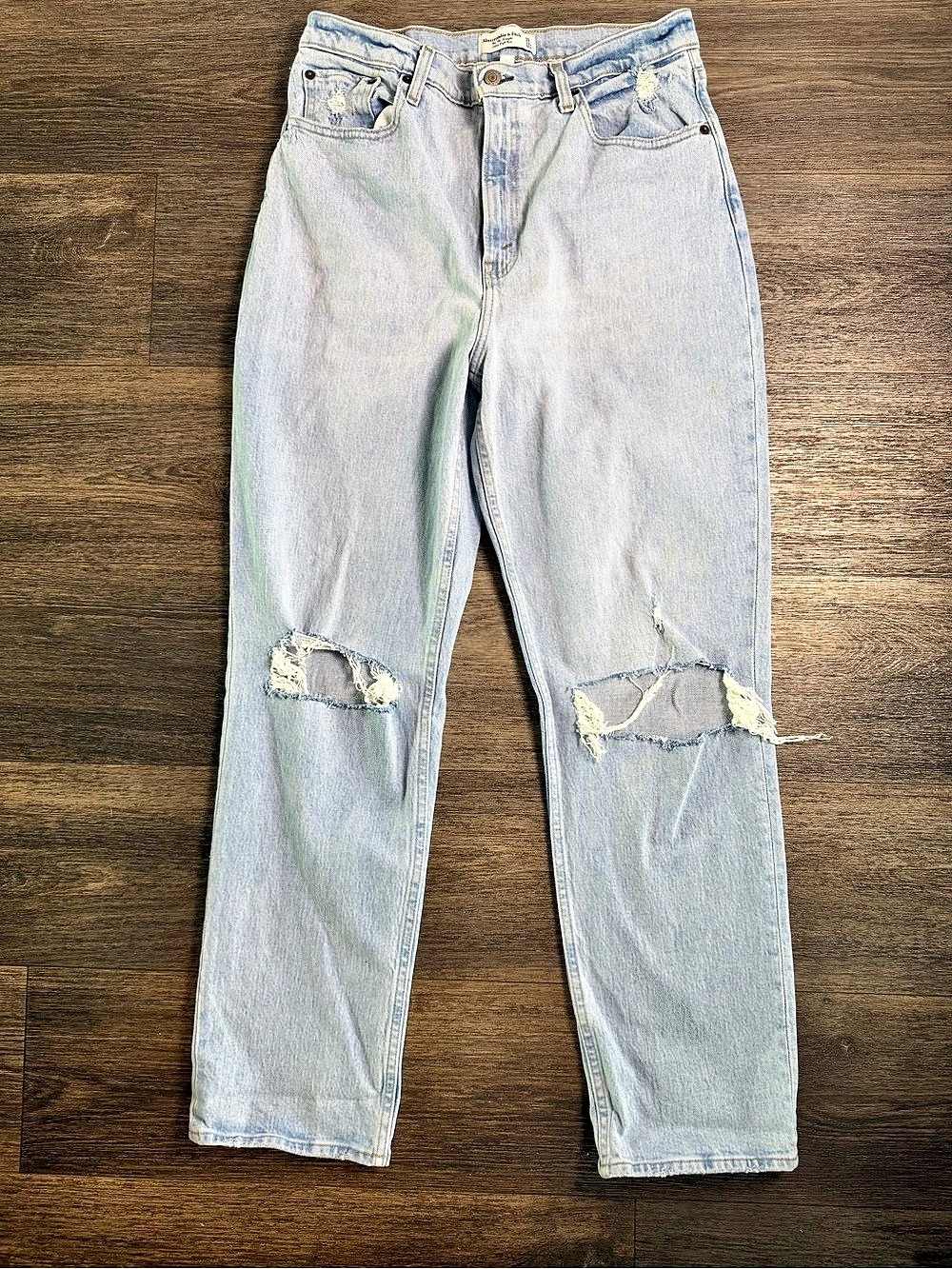 Abercrombie & Fitch The 90s Straight Ultra High Rise Curve Love Distressed High